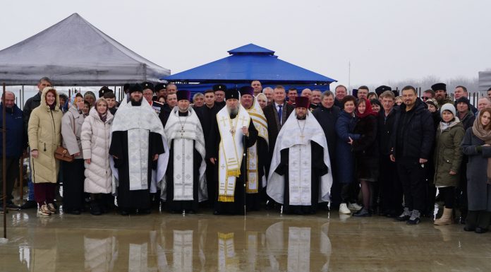 Митрополит Василий совершил чин на основание храма в честь святителя Василия Великого