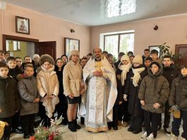 Школьники посетили Рождественско-Никольский храм хутора Николаенко