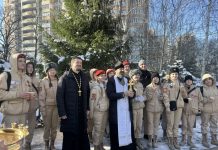 Юнармейцы посетили храм Святого Духа в праздник Крещения Господня