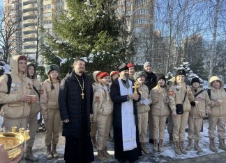 Юнармейцы посетили храм Святого Духа в праздник Крещения Господня