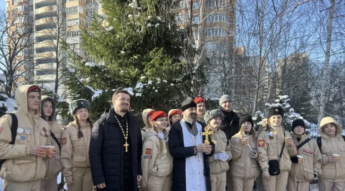 Юнармейцы посетили храм Святого Духа в праздник Крещения Господня