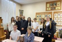 Иерей Евгений Ромазев провел беседу с учениками 11 класса МБОУ СОШ № 60