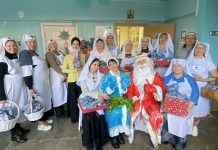 Общество милосердия Троицкого храма поздравило с Рождеством пациентов и сотрудников городской больницы