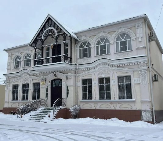 В швейную мастерскую епархиального управления требуется швея