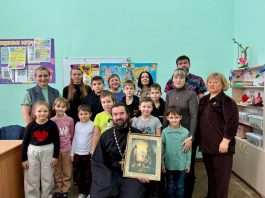 Иерей Павел Максимец побывал в Доме творчества станицы Пластуновской