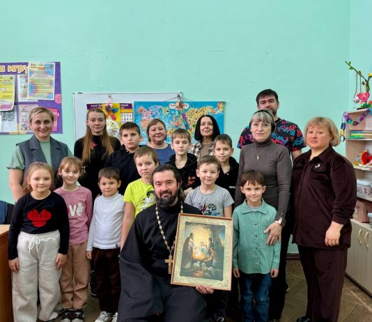 Иерей Павел Максимец побывал в Доме творчества станицы Пластуновской