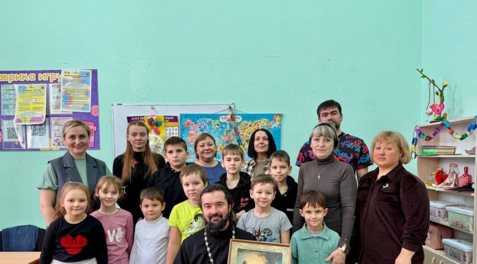 Иерей Павел Максимец побывал в Доме творчества станицы Пластуновской