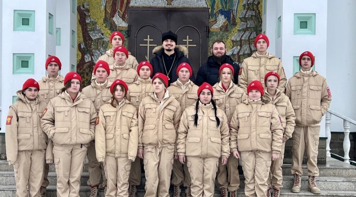Юнармейцы посетили храм Святой Троицы станицы Динской