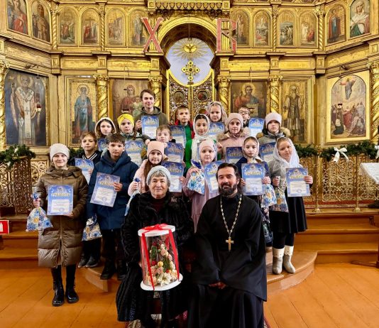 В храме Вознесения Господня станицы Пластуновской наградили юных художников