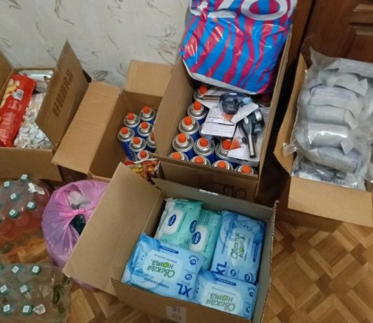 Прихожане храма святителя Спиридона Тримифунтского передали посылку для военнослужащих