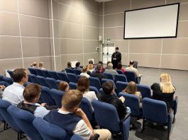 Иерей Герман Гайт рассказал посетителям исторического парка «Россия — моя история» о Рождестве Христовом