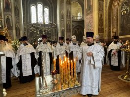 В Свято-Екатерининском кафедральном соборе состоялась панихида по приснопоминаемому митрополиту Исидору (Кириченко)