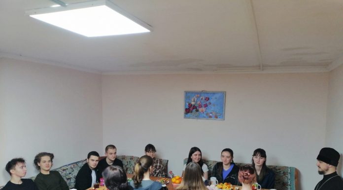 Иерей Арсений Рощин встретился со студентами Краснодарского гуманитарно-технологического колледжа