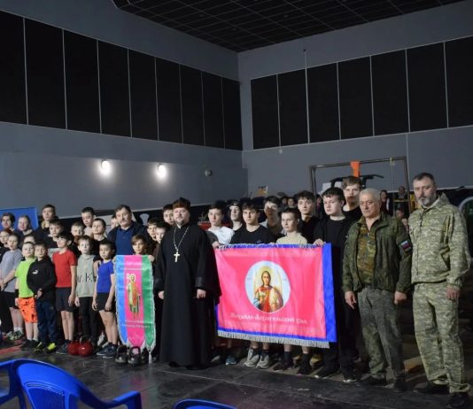 В День православной молодежи в 17-ом Полтавском районном благочинии прошли соревнования по гиревому спорту