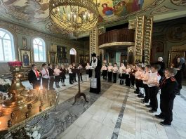 Юные казачата из станицы Динской побывали на экскурсии в храме Святой Троицы