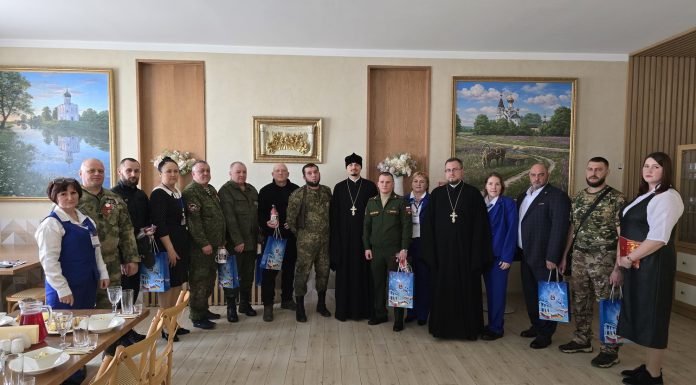 В преддверии Дня защитника Отечества в храме Святой Троицы станицы Динской встретили ветеранов СВО