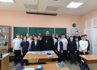 Иерей Владимир Иванов встретился с учениками школы № 49 города Краснодара