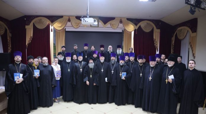 При храме Рождества Христова состоялся семинар, посвящённый преподаванию предмета «Нравственные основы семейной жизни»