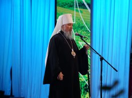 Митрополит Василий поздравил животноводов на торжественном мероприятии, посвященном их профессиональному празднику.
