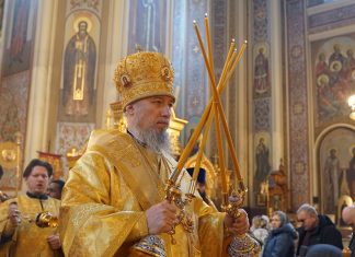 Митрополит Василий совершил Литургию в кафедральном соборе Краснодара