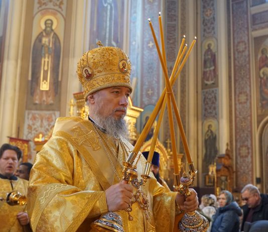 Митрополит Василий совершил Литургию в кафедральном соборе Краснодара