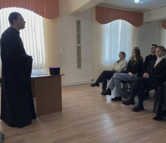 Иерей Виктор Мягков встретился со студентами Краснодарского кооперативного института