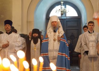 Митрополит Василий совершил панихиду по воинам, погибшим в ходе специальной военной операции