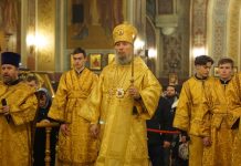 Митрополит Василий совершил Всенощное бдение в Свято-Екатерининском кафедральном соборе города Краснодара