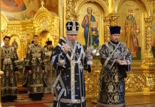 митрополит Екатеринодарский и Кубанский Василий совершил Литургию Преждеосвященных Даров в Свято-Екатерининском кафедральном соборе