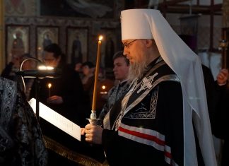 Митрополит Василий совершил великое повечерие в Свято-Вознесенском храме поселка Пашковского