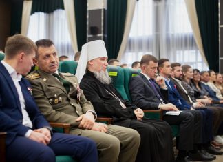 Митрополит Василий принял участие в праздничном мероприятии в высшем военном училище имени генерала армии Штеменко