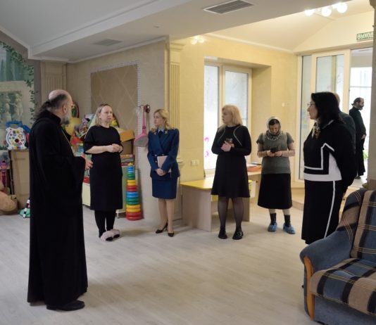 Епархиальный кризисный центр посетили представители министерств и аппарата Уполномоченных