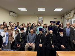 В молодежном центре храма Святого Духа прошла встреча с актером театра и кино Эдуардом Игоревичем Флёровым