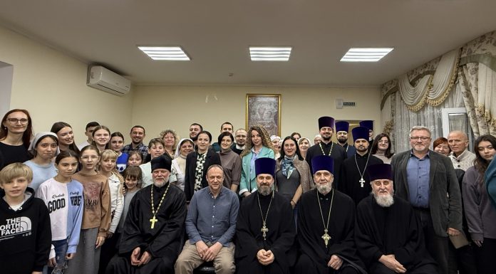 В молодежном центре храма Святого Духа прошла встреча с актером театра и кино Эдуардом Игоревичем Флёровым