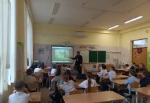 Иерей Давил Кочаров провел встречу с учениками начальных классов школы № 15