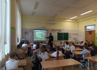 Иерей Давил Кочаров провел встречу с учениками начальных классов школы № 15