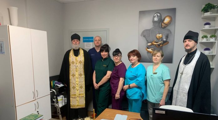 Духовенство храма вмч. Пантелеимона совершило чин освящения торакального отделения в Краевой клинической больнице № 1