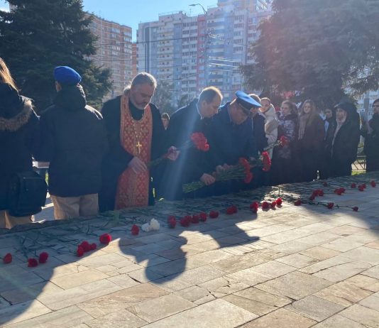 Священнослужители 6-го благочиннического округа молитвенно почтили память защитников Краснодара