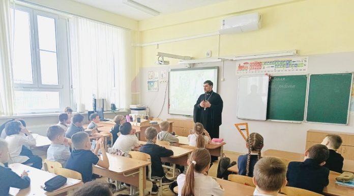 Иерей Давид Кочаров рассказал ученикам МАОУ СОШ № 15 о Великом Посте