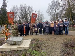 В станице Староджерелиевской прошел традиционный автомобильный крестный ход