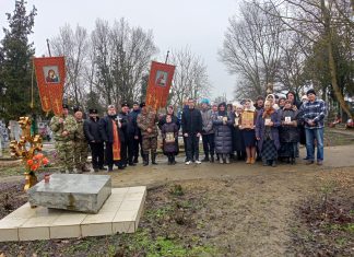 В станице Староджерелиевской прошел традиционный автомобильный крестный ход