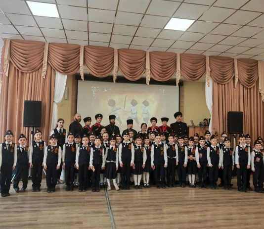 Священнослужители благословили юных казачат школы № 52 города Краснодара