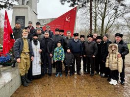 Иерей Павел Максимец посетил торжественный митинг, посвященный 83‑ю годовщину освобождения станицы Пластуновской