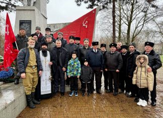 Иерей Павел Максимец посетил торжественный митинг, посвященный 83‑ю годовщину освобождения станицы Пластуновской