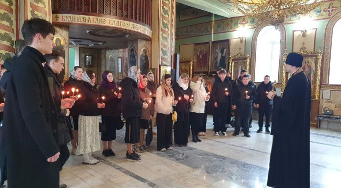 В храмах 14-го Динского благочиния прошли экскурсии для активистов молодежного движения