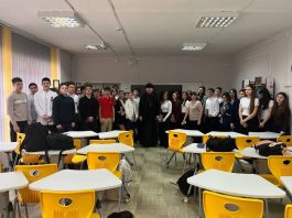 Протоиерей Петр Мельничук встретился с учениками старших классов школы № 45 ст. Северской