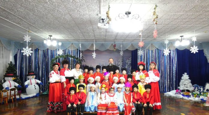 Протоиерей Андрей Майданов посетил праздничные мероприятия в казачьих группах детского сада