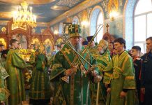 Митрополит Василий совершил Божественную литургию в Свято-Покровском храме станицы Елизаветинской