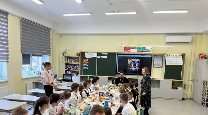Протоиерей Георгий Козак стал гостем на открытом уроке по предмету «Основы православной культуры»
