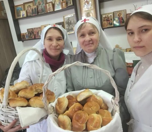 Сестры милосердия провели духовно-просветительскую акцию в городском хосписе